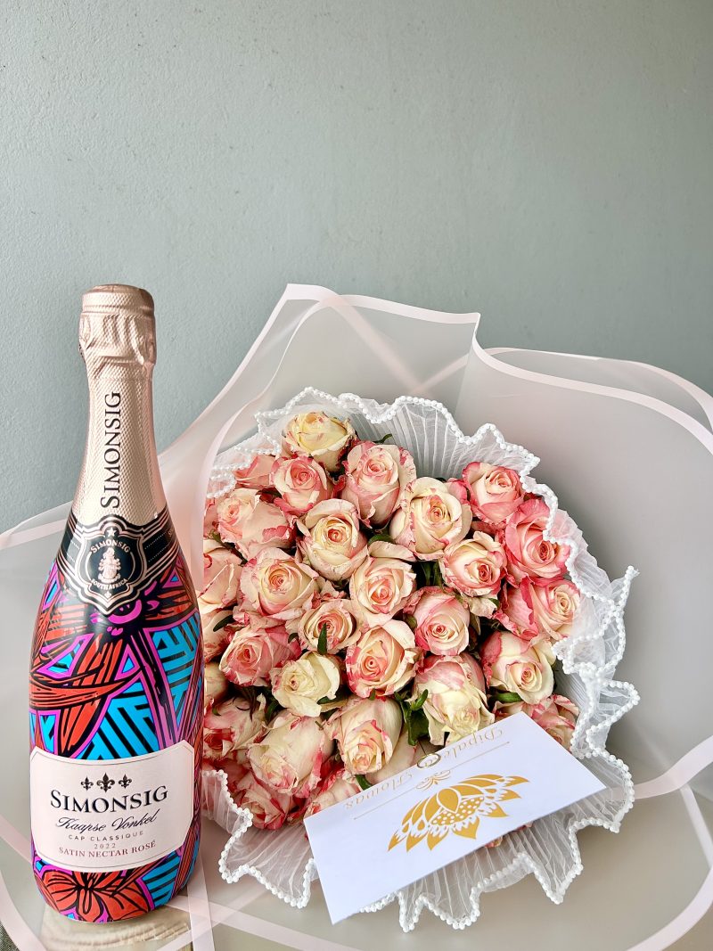 40 Fragrance Roses with Simonsig